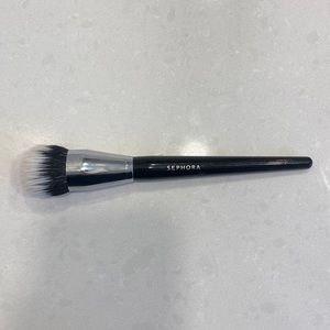 Unused, 100% clean Sephora PRO Domed stippling foundation brush number 41.
